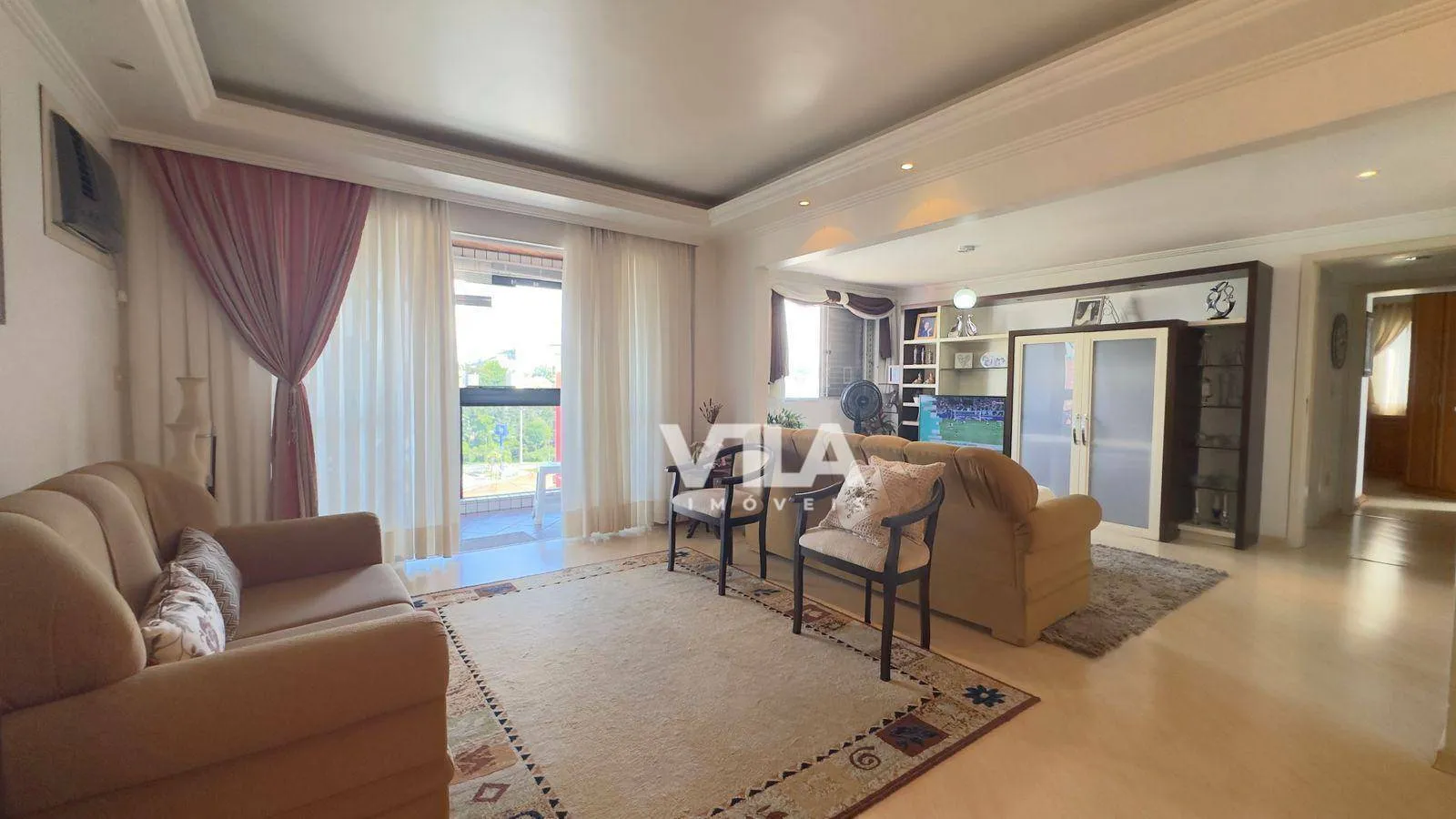 Apartamento Amplo com uma Suíte e um Quarto e 2 Vagas Individuais — foto 5