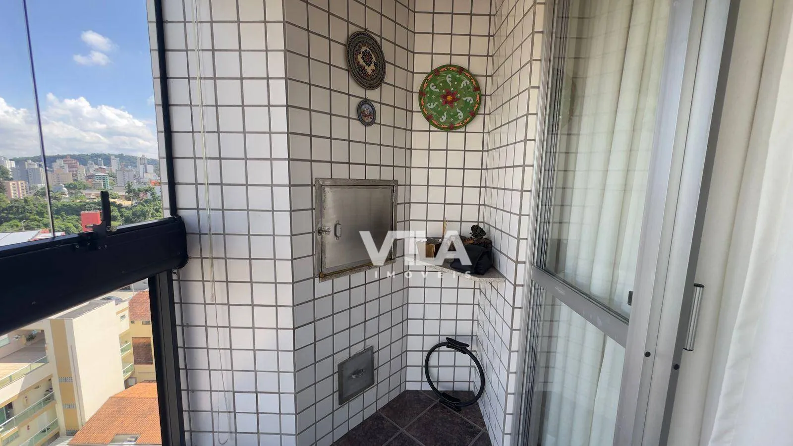 Apartamento Amplo com uma Suíte e um Quarto e 2 Vagas Individuais — foto 7