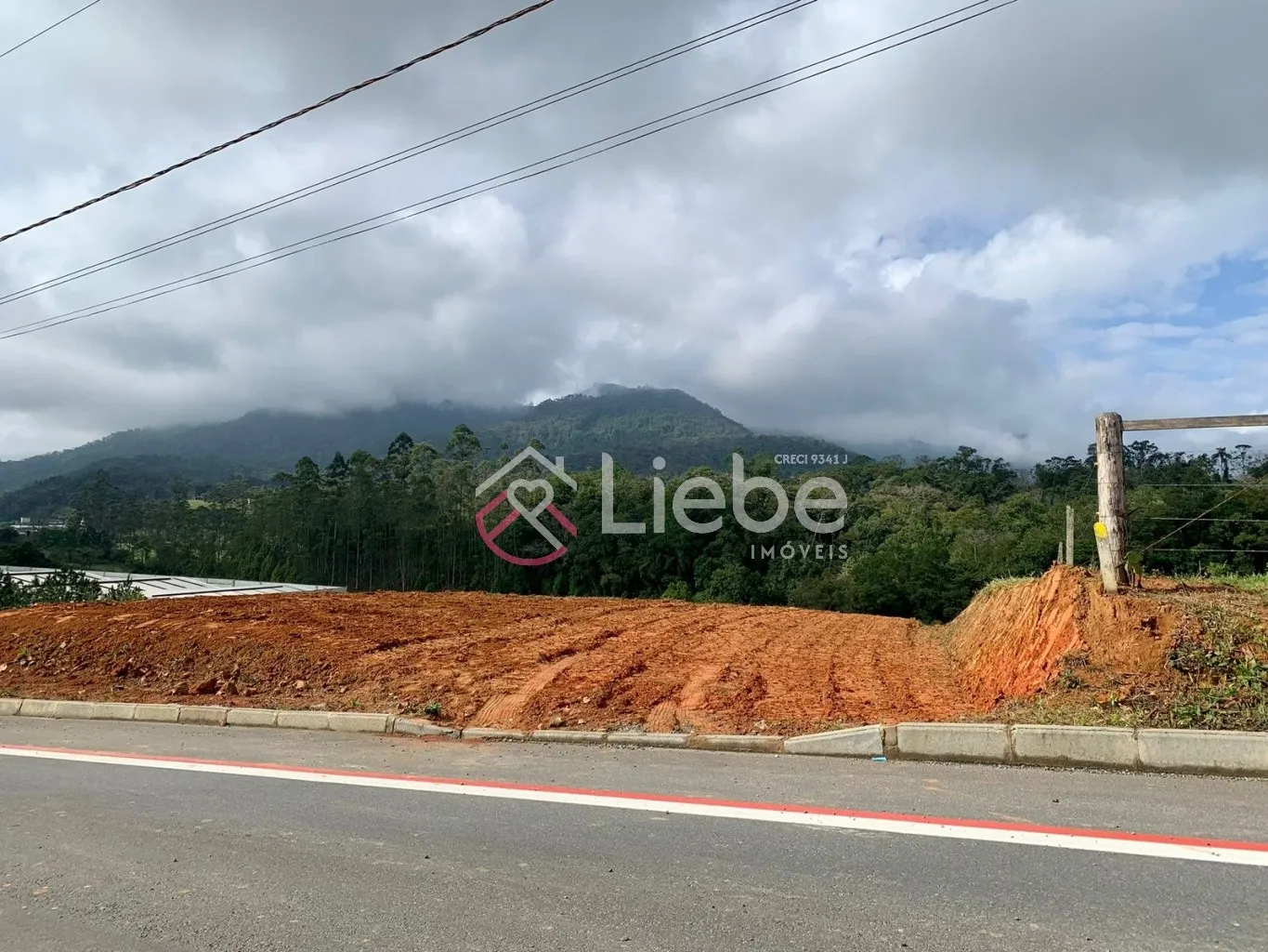 Lindo terreno com uma vista lindíssima do vale no bairro Pomerode Fundos em Pomerode com 880,00m fazendo frente em 18,15 metros. — foto 3