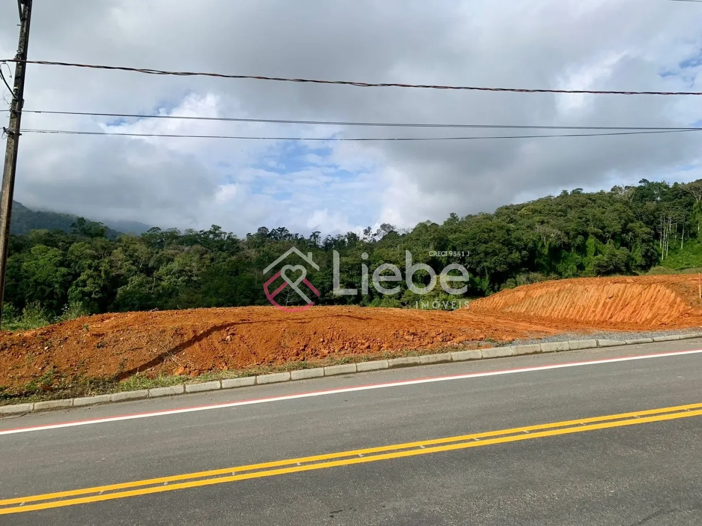 Lindo terreno com uma vista lindíssima do vale no bairro Pomerode Fundos em Pomerode com 880,00m fazendo frente em 18,15 metros. — foto 5