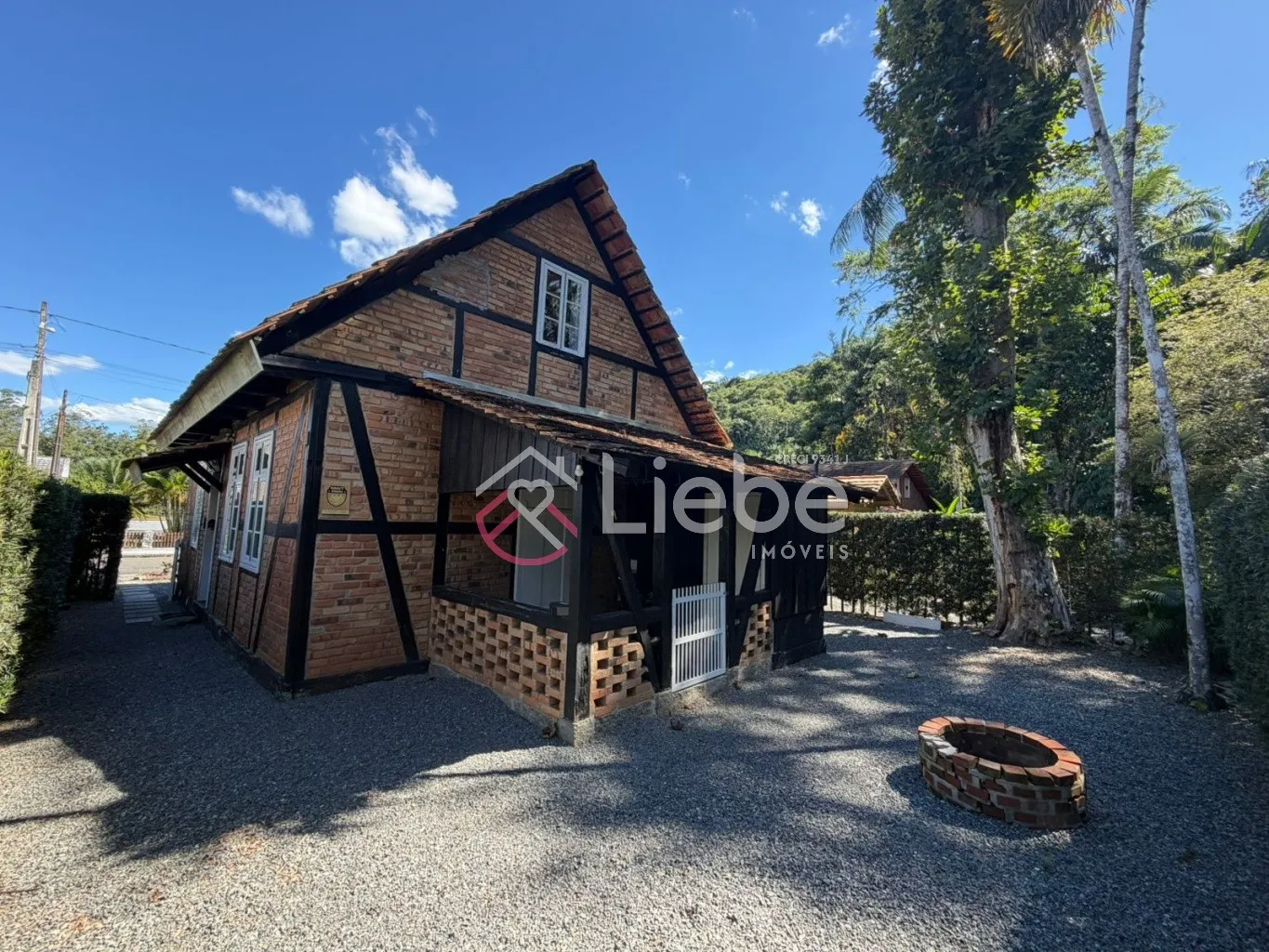 Imóvel/Pousada no Centro da Cidade de Pomerode com 257,47m de área construída, com 03 CASAS em estilo Enxaimel todas mobiliadas (Porteira Fechada) com negócio consolidado e faturando na locação de curta temporada (AirBnB) há mais de dois anos. — foto 4