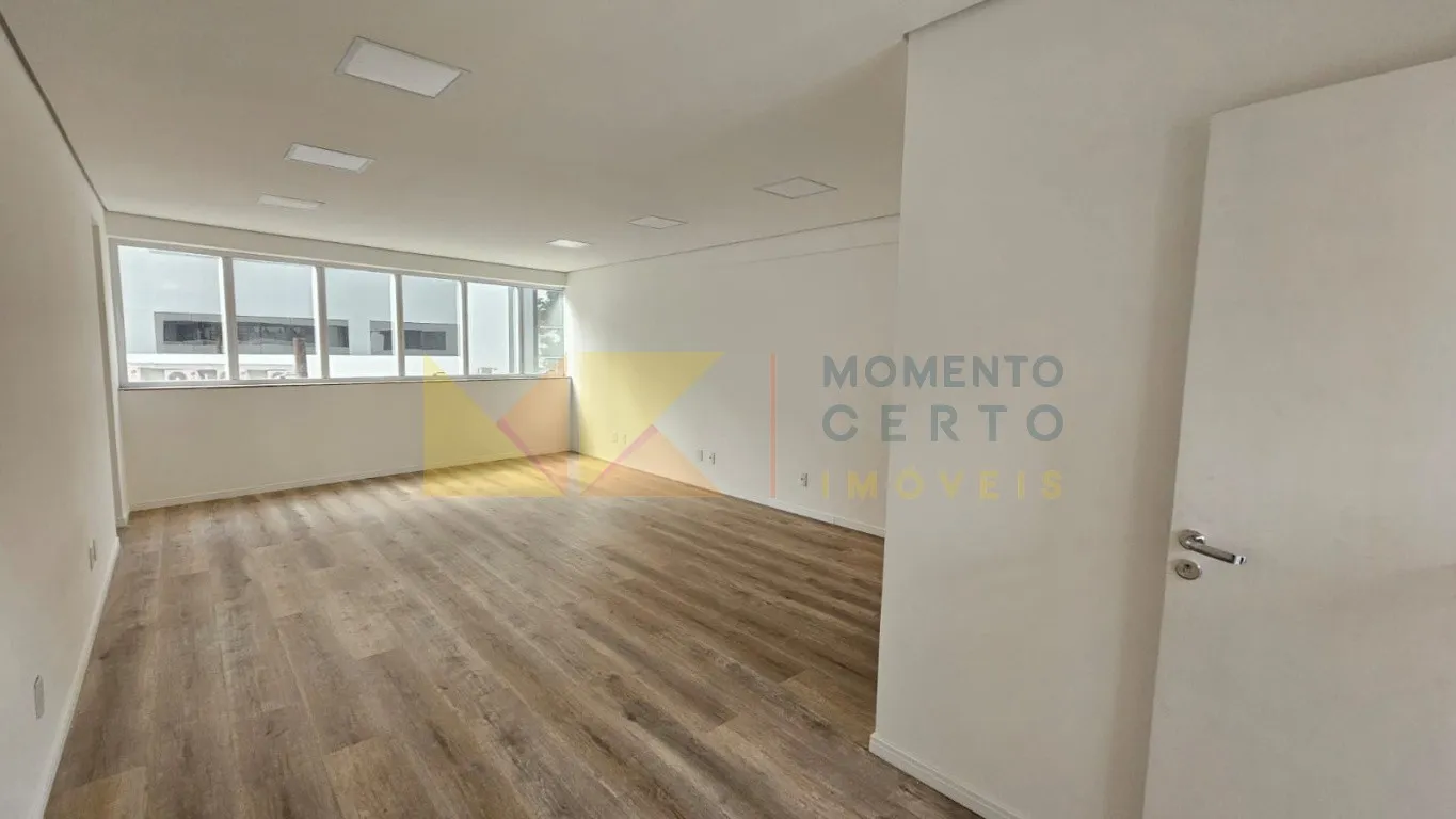 Sala Comercial Nova no centro de Blumenau para venda! — foto 4