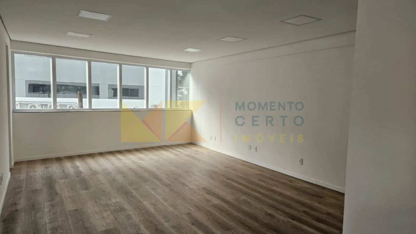 Sala Comercial Nova no centro de Blumenau para venda! — foto 5