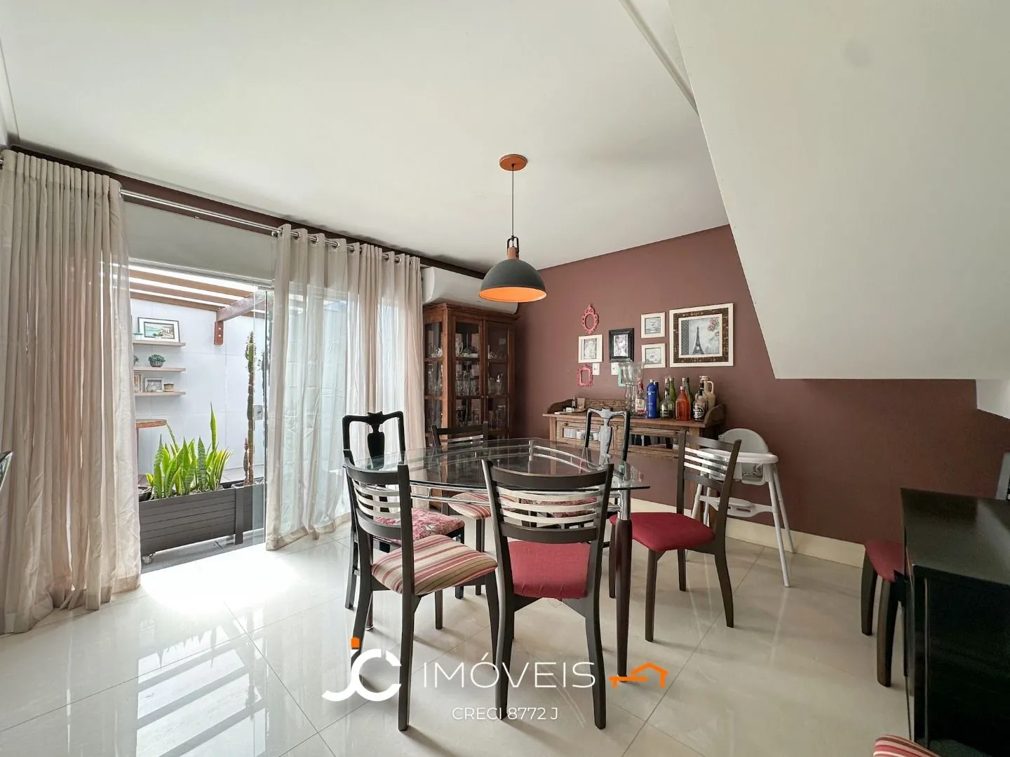 Lindo sobrado com 3 dormitórios sendo duas suites - Velha Central — foto 3