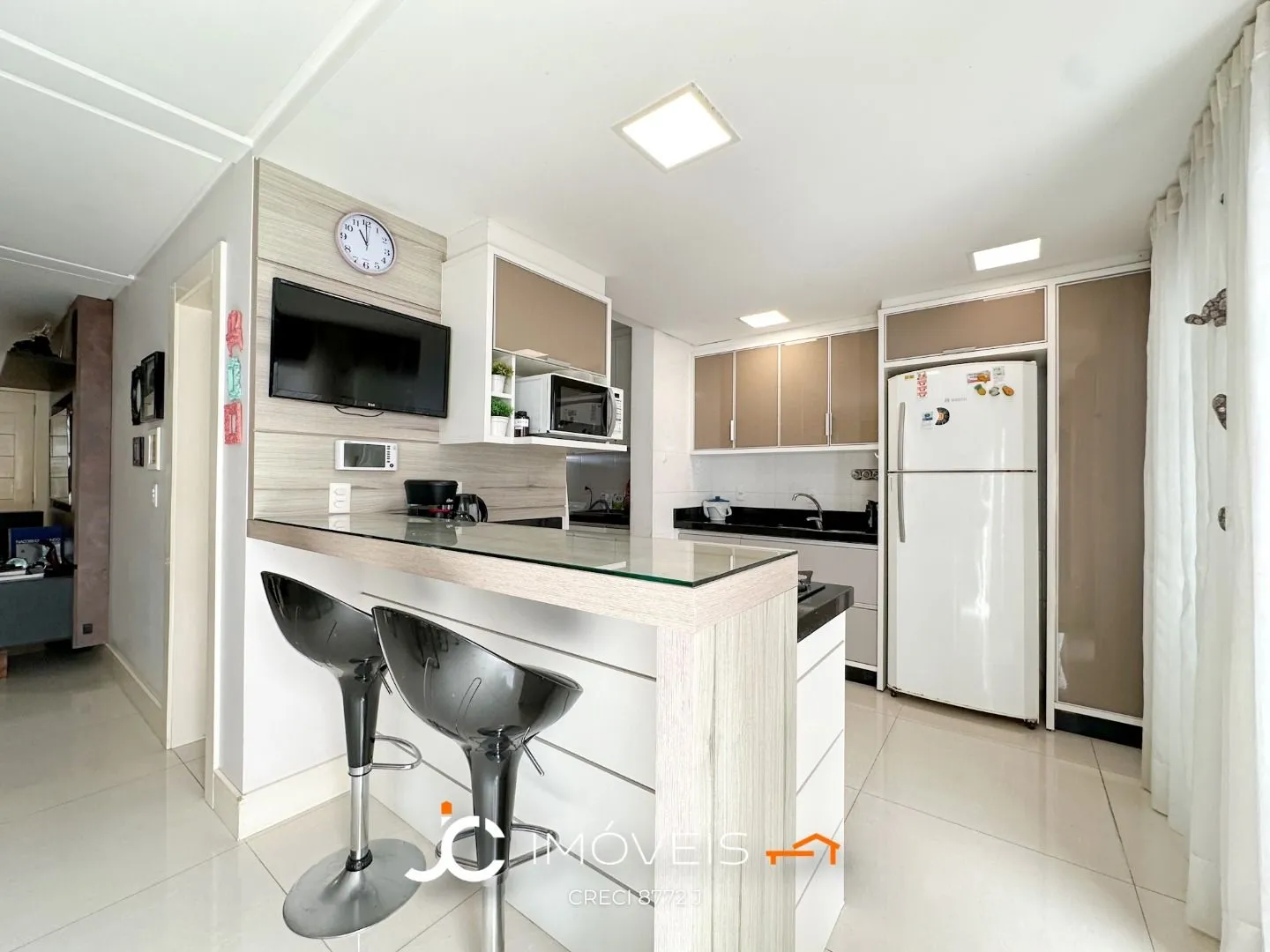 Lindo sobrado com 3 dormitórios sendo duas suites - Velha Central — foto 2