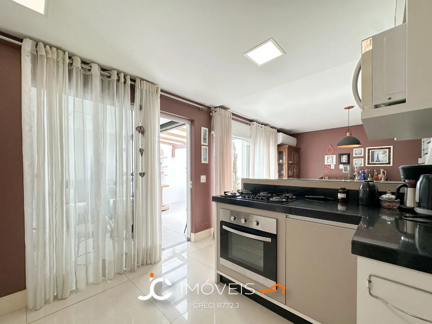 Lindo sobrado com 3 dormitórios sendo duas suites - Velha Central — foto 4