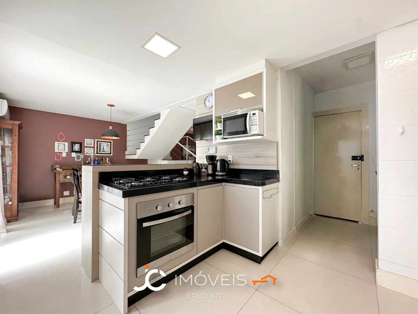 Lindo sobrado com 3 dormitórios sendo duas suites - Velha Central — foto 7