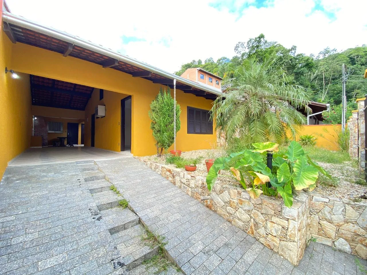 Casa com 3 dormitórios sendo 2 suítes no Bairro Velha. - foto 1