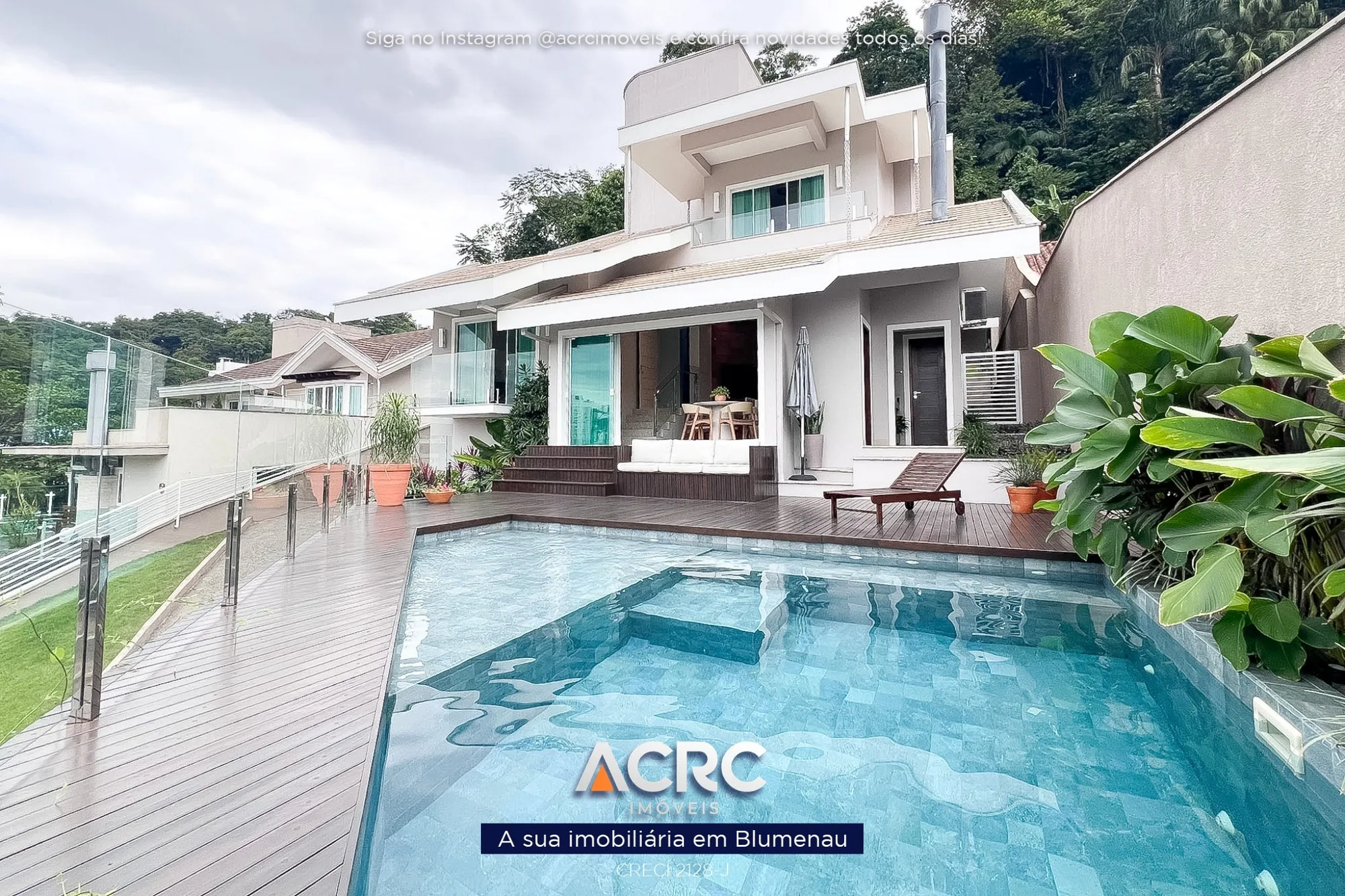ACRC Imóveis - - Casa para Venda no Bairro Itoupava Seca em Blumenau. - foto 1