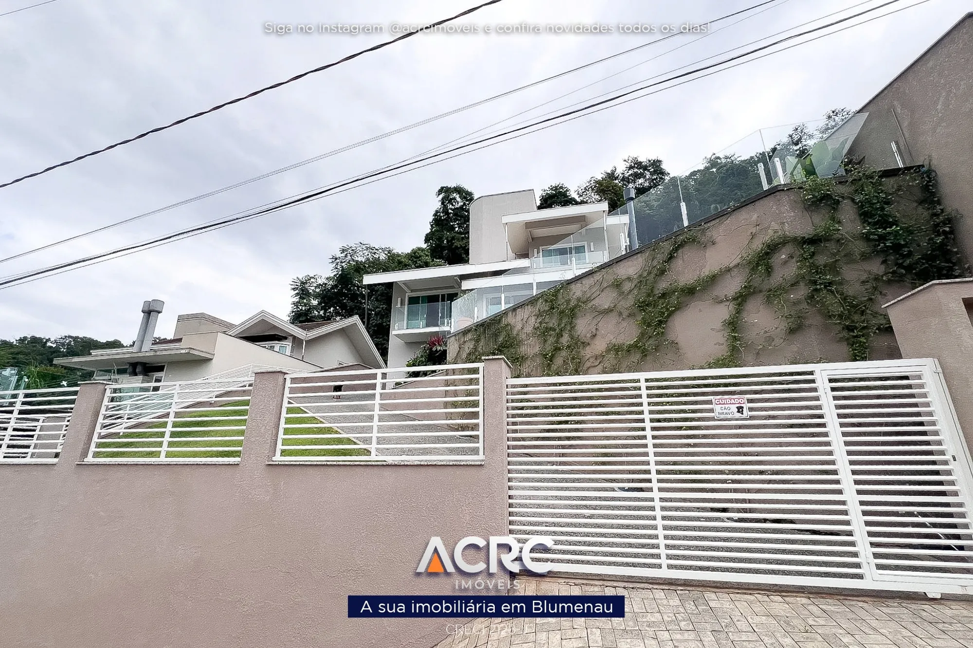ACRC Imóveis - - Casa para Venda no Bairro Itoupava Seca em Blumenau. — foto 2