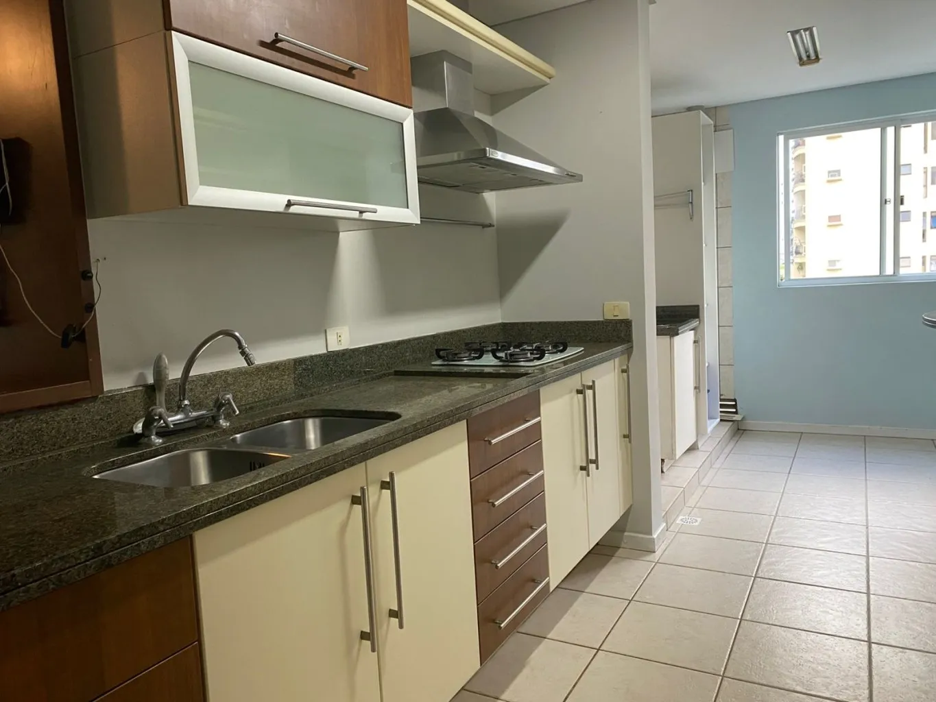 Apartamento com 2 quartos, sendo uma suíte, a 5 minutos do Centro. - foto 1