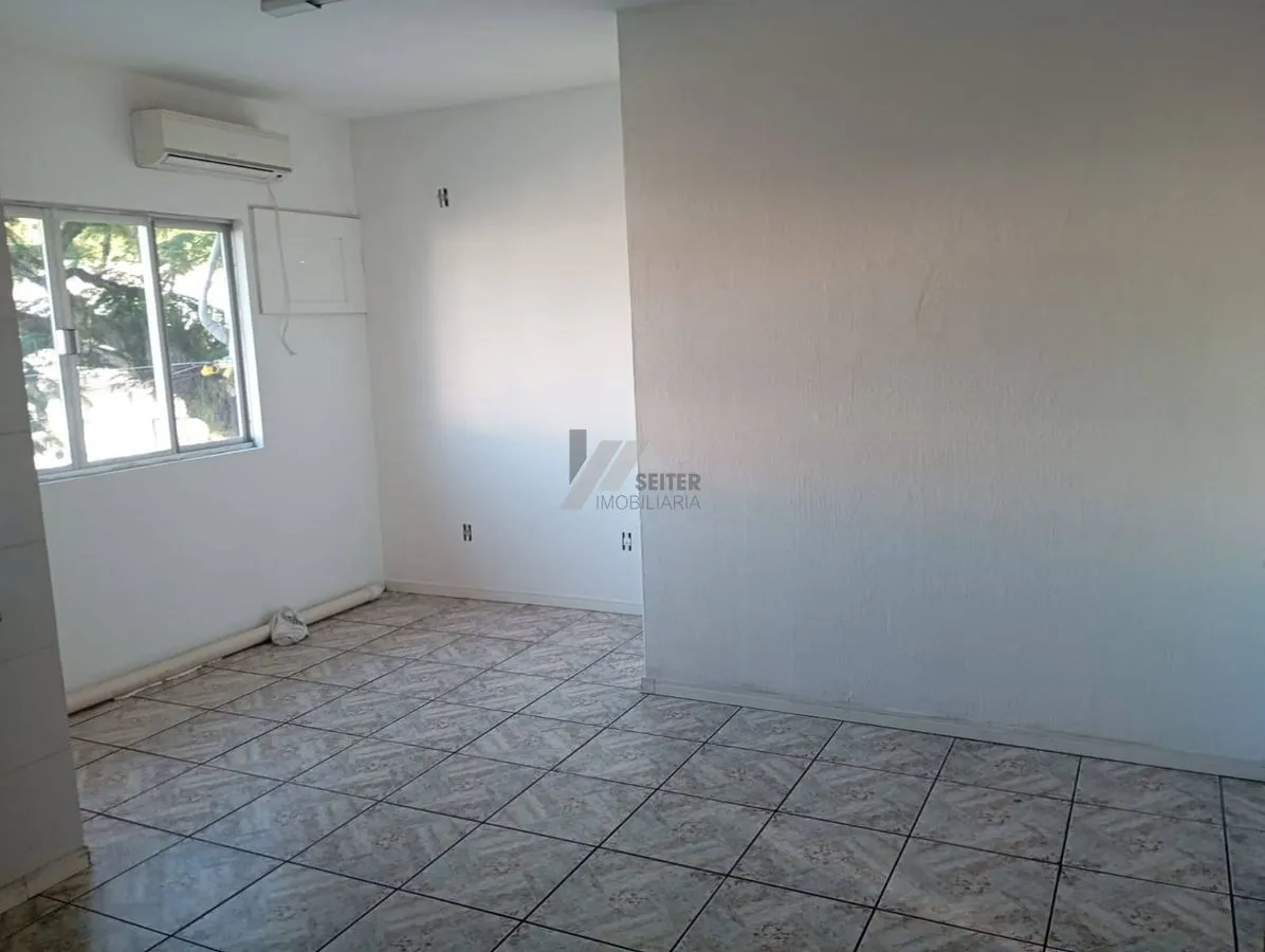 Sala comercial locação Córrego Grande - foto 1