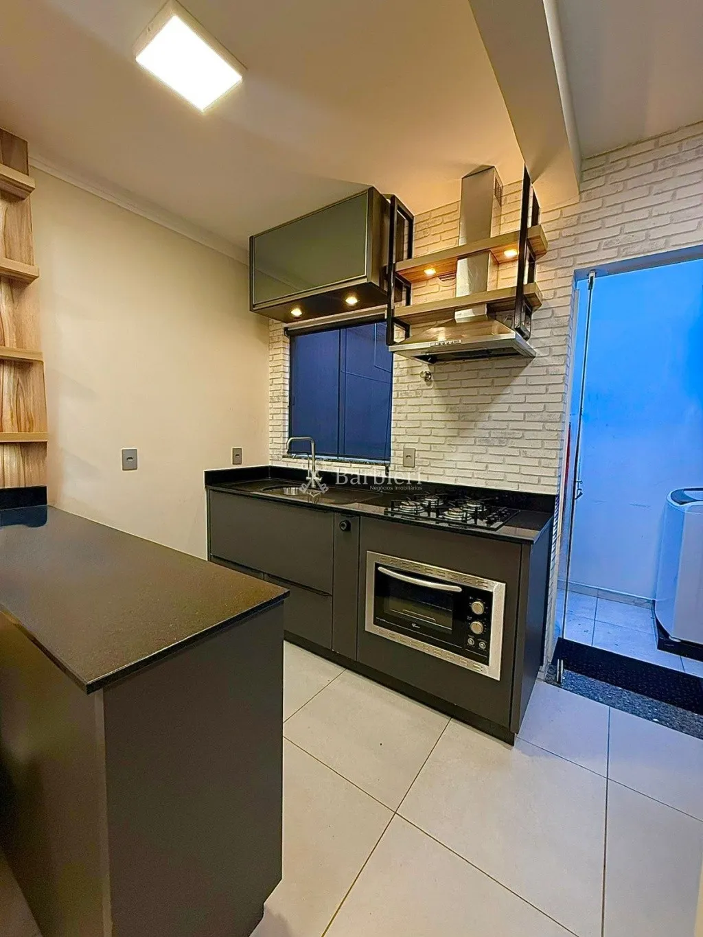 Sobrado Semi Mobiliado com 2 Suítes em Excelente Localização na Itoupava Norte - foto 1