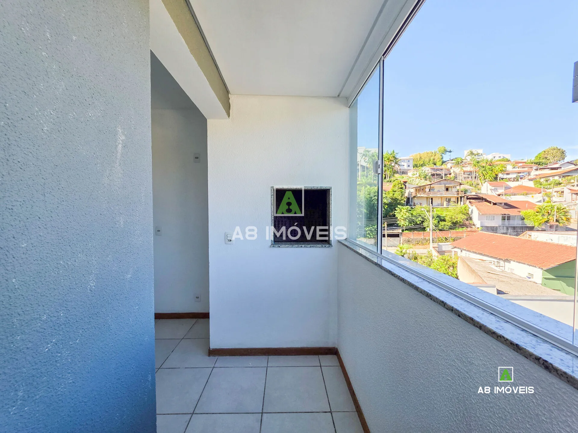 APARTAMENTO 2 QUARTOS - SACADA COM CHURRASQUEIRA - foto 1