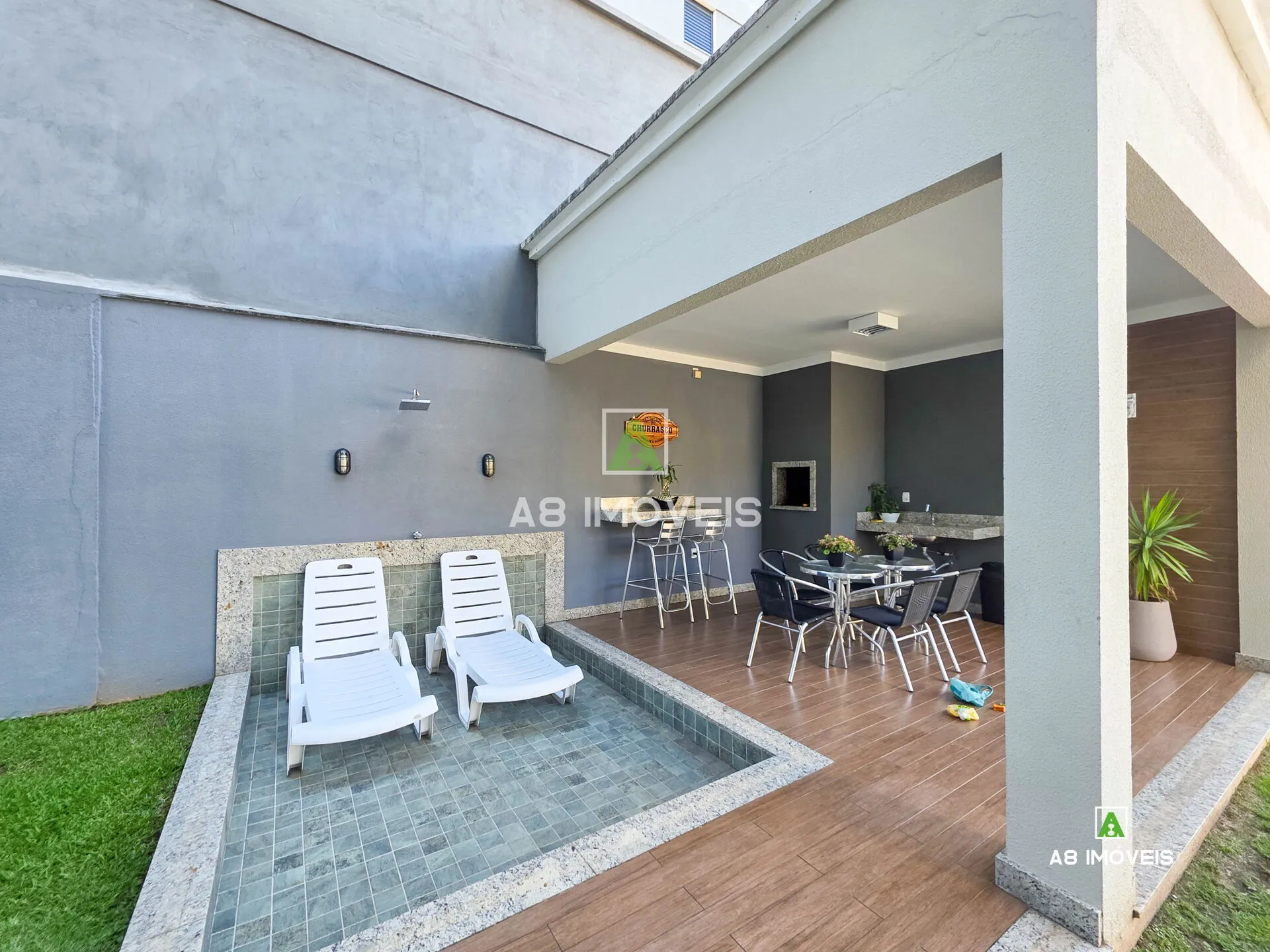 APARTAMENTO 2 QUARTOS - SACADA COM CHURRASQUEIRA — foto 2