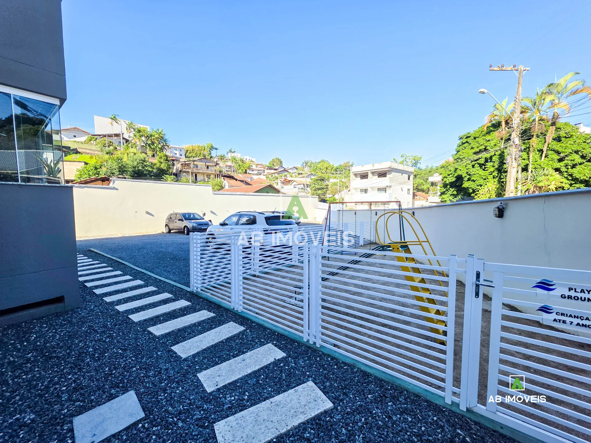 APARTAMENTO 2 QUARTOS - SACADA COM CHURRASQUEIRA — foto 3