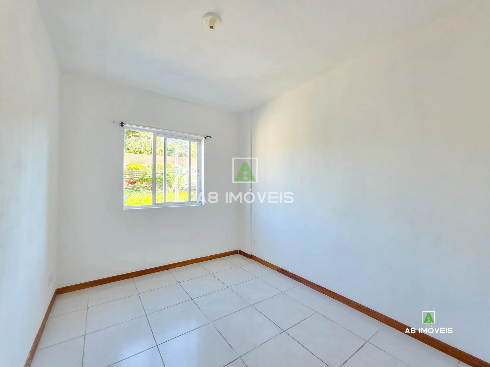 APARTAMENTO 2 QUARTOS - SACADA COM CHURRASQUEIRA — foto 4