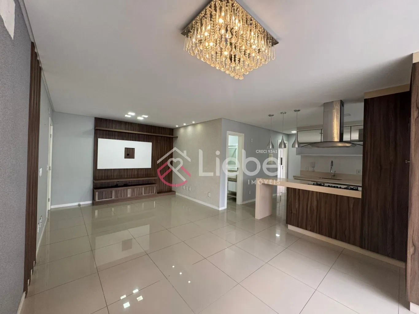 Apartamento SEMI MOBILIADO no Condomínio MONET localizado no Centro da cidade de Pomerode com 87,85m de área privativa. — foto 2