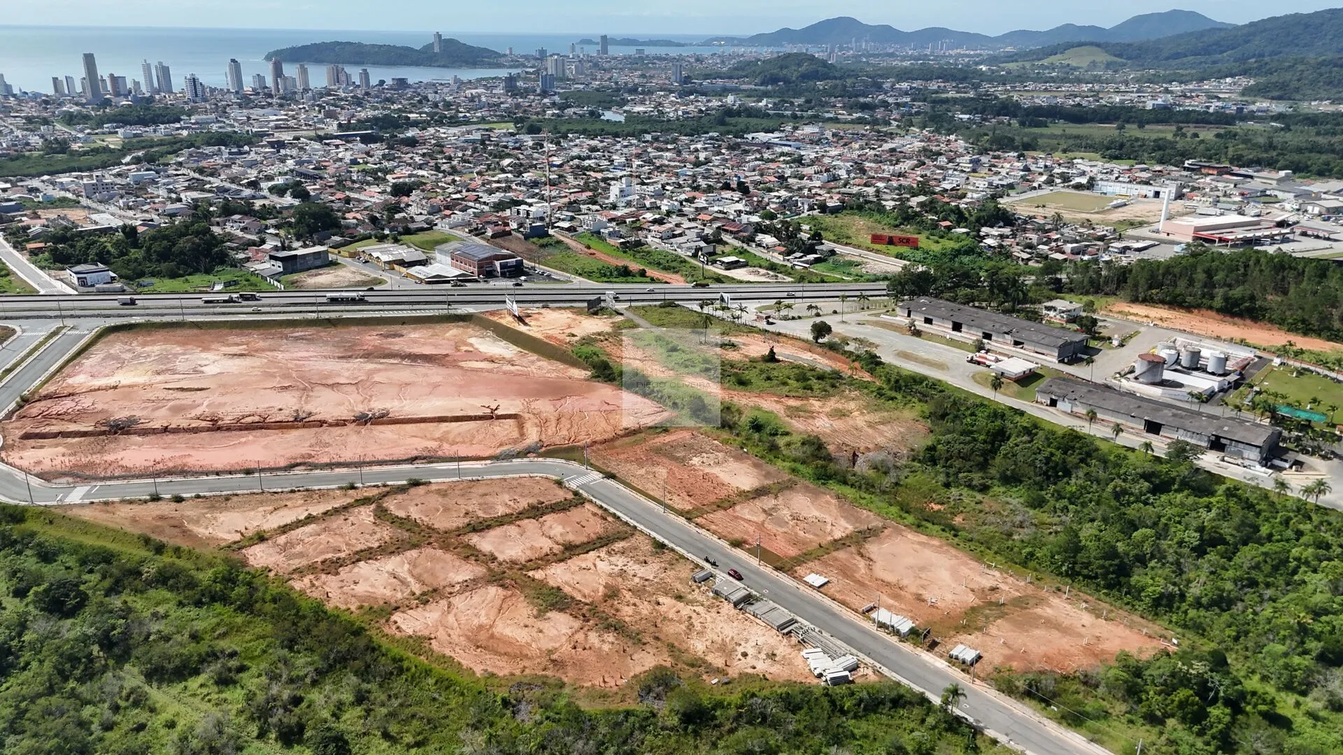 Terreno Industrial no Business Park em Balneário Piçarras-SC - foto 1