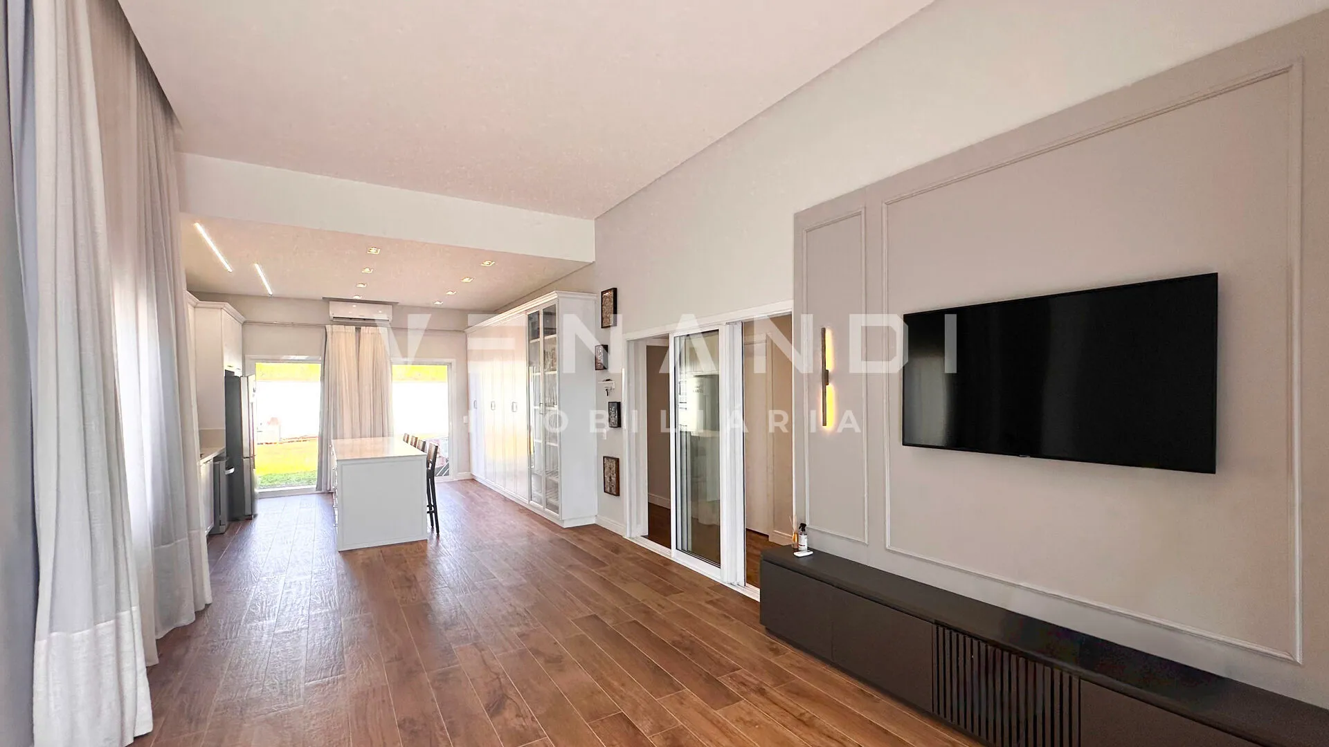 SEMIMOBILIADA | Casa estilo americano com terreno amplo — foto 4