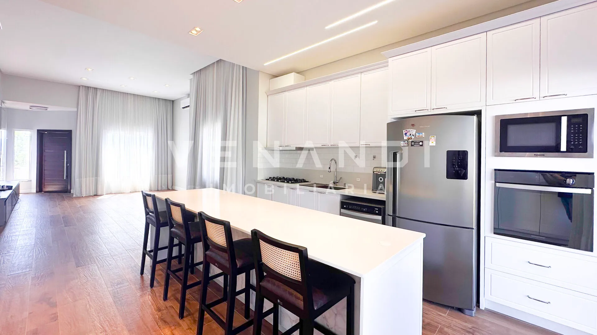 SEMIMOBILIADA | Casa estilo americano com terreno amplo — foto 6