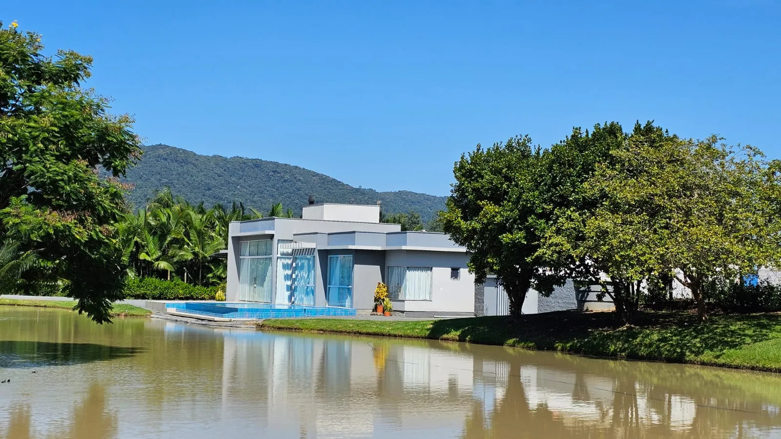 Casa de Altíssimo Padrão em Meio à Natureza — foto 6