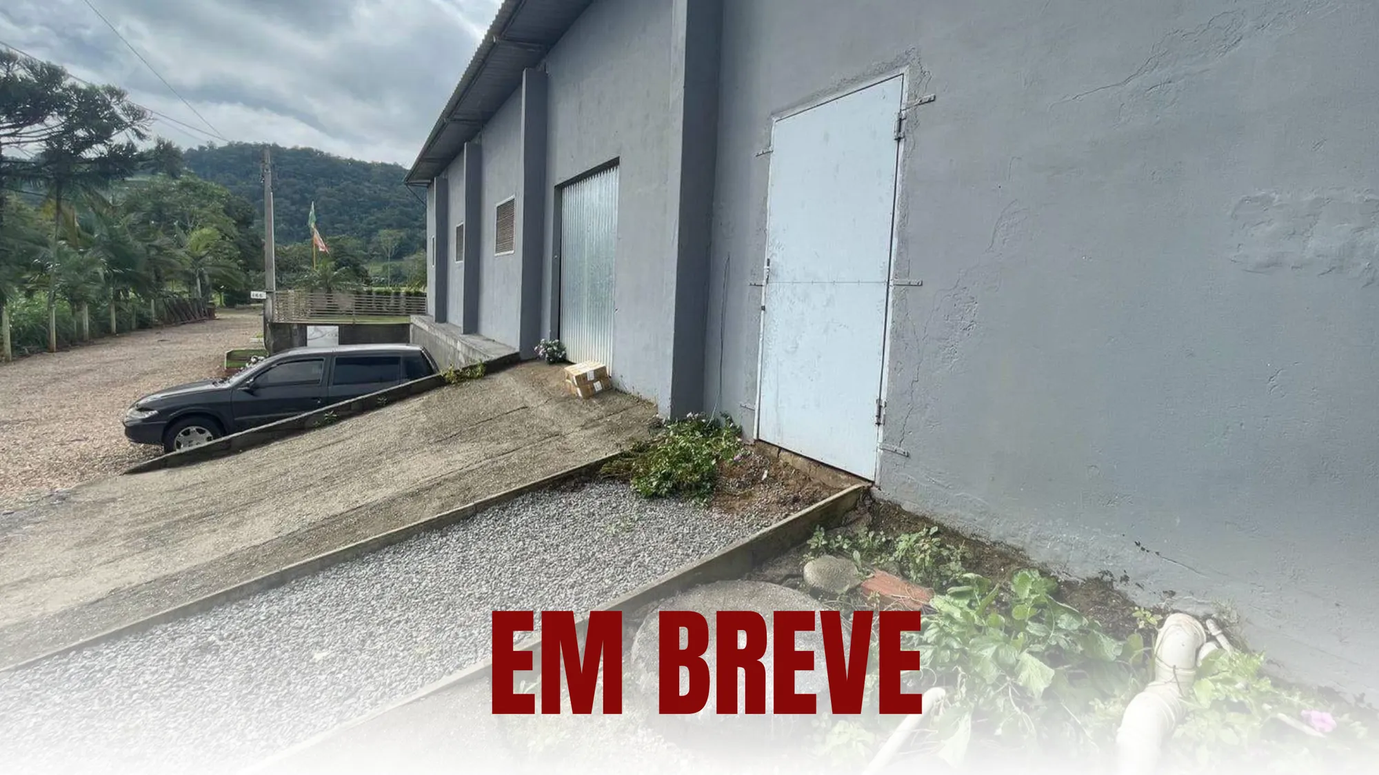 GALPÃO COM 300m² PARA LOCAÇÃO - ESTRADA DAS AREIAS - foto 1