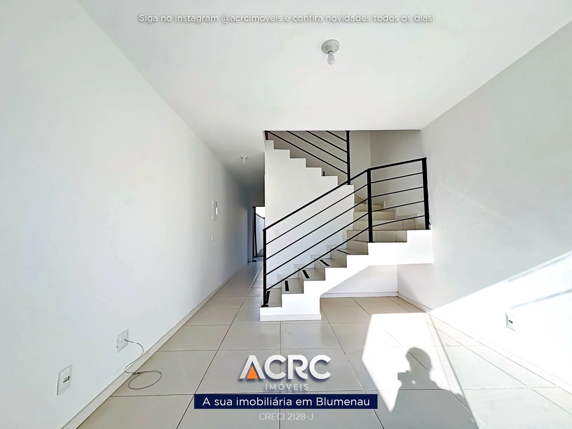 ACRC Imóveis - - Casa para Venda no Bairro Velha em Blumenau. — foto 4
