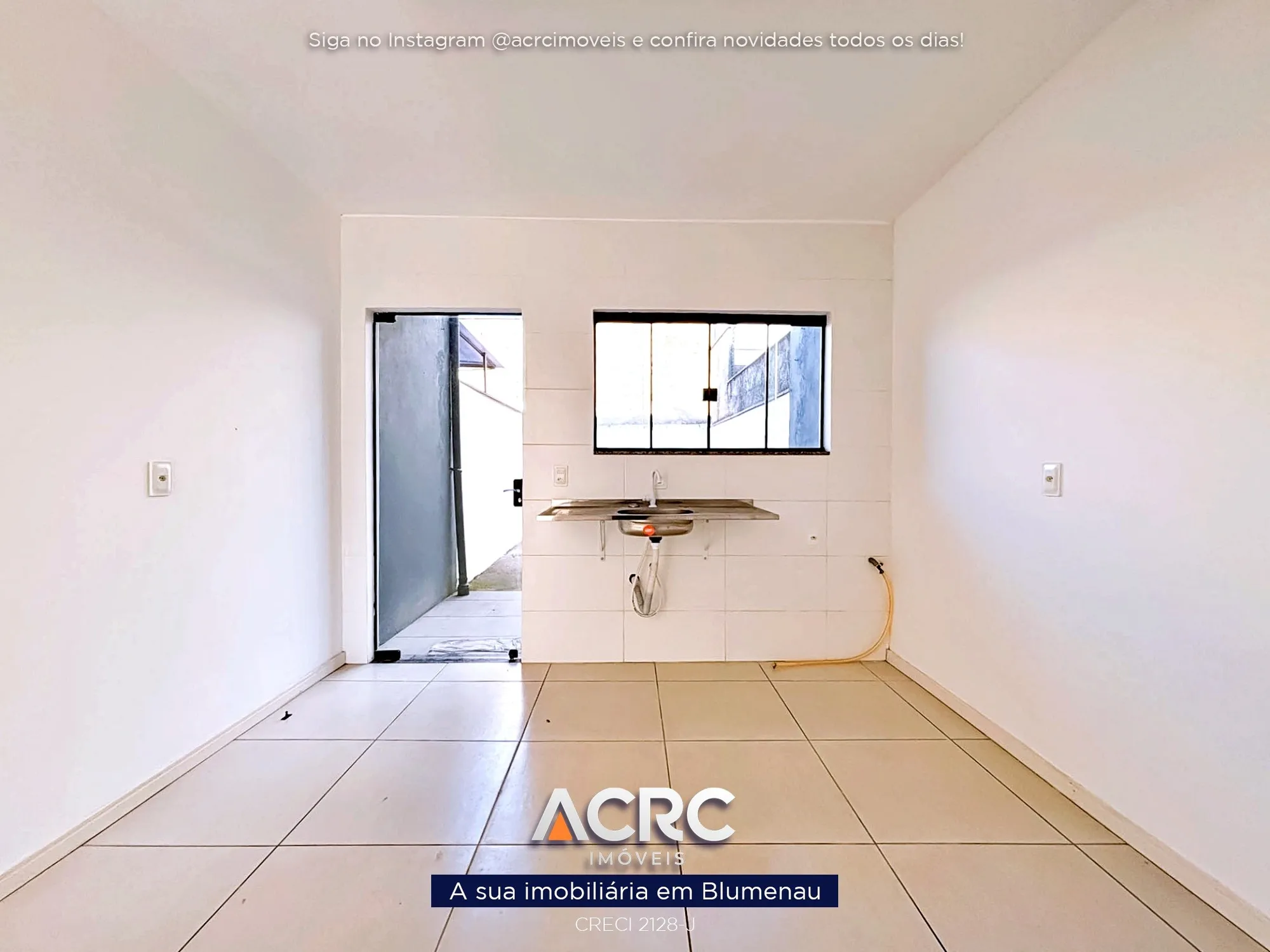 ACRC Imóveis - - Casa para Venda no Bairro Velha em Blumenau. — foto 6
