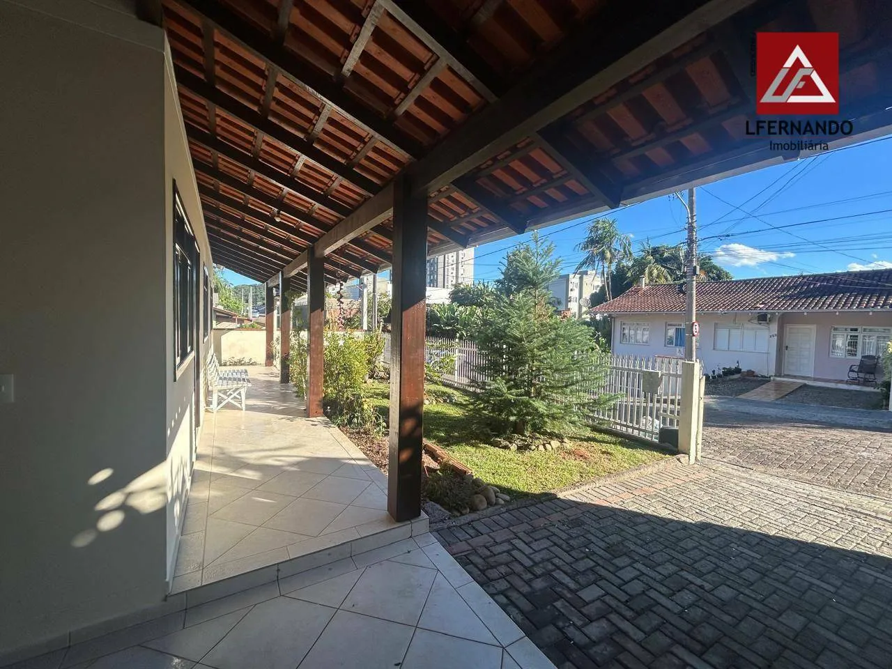 Casa com 3 dormitórios para alugar, 204 m - Velha - Blumenau/SC — foto 2