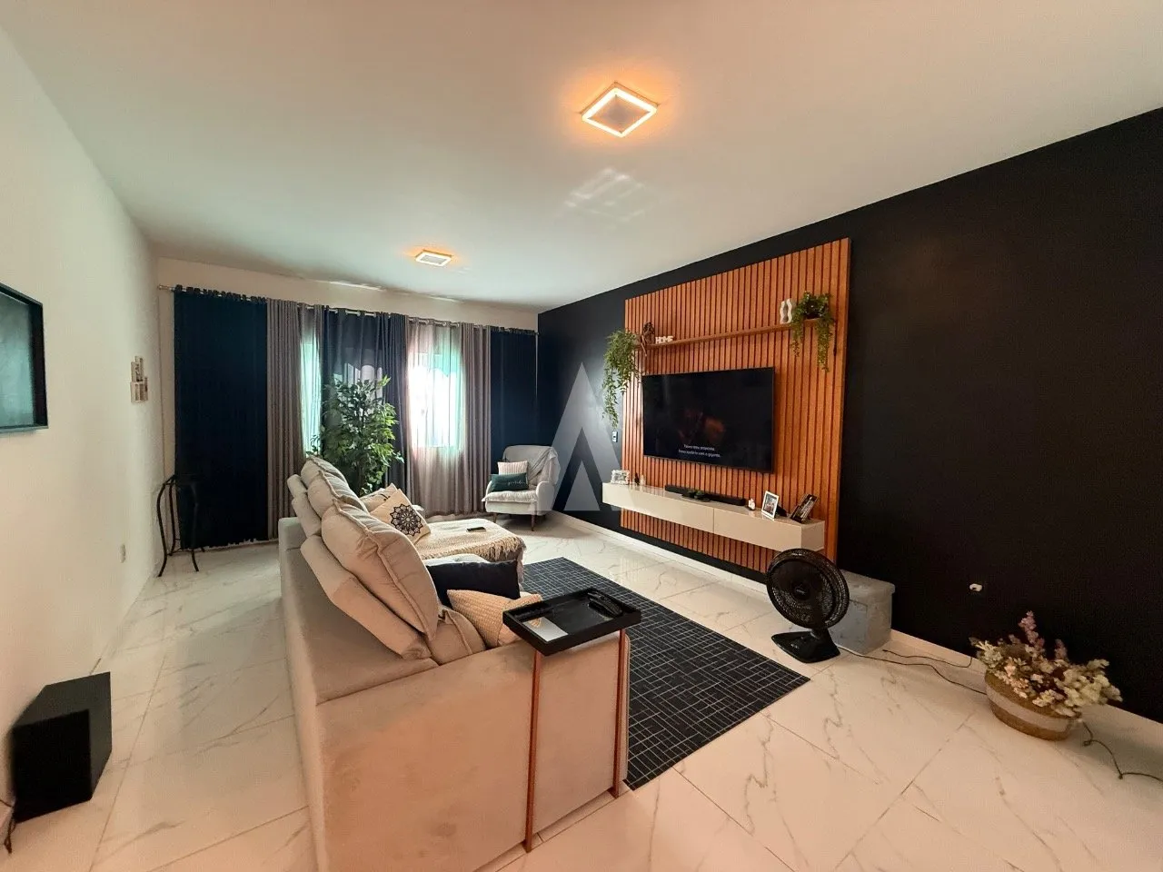 Casa com 1 suíte e 2 quartos à venda no bairro Aventureiro em Joinville-SC por R$790.000,00. — foto 2