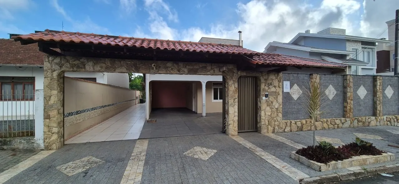 Casa em Timbó, ótima oportunidade para investimento em locação. - foto 1