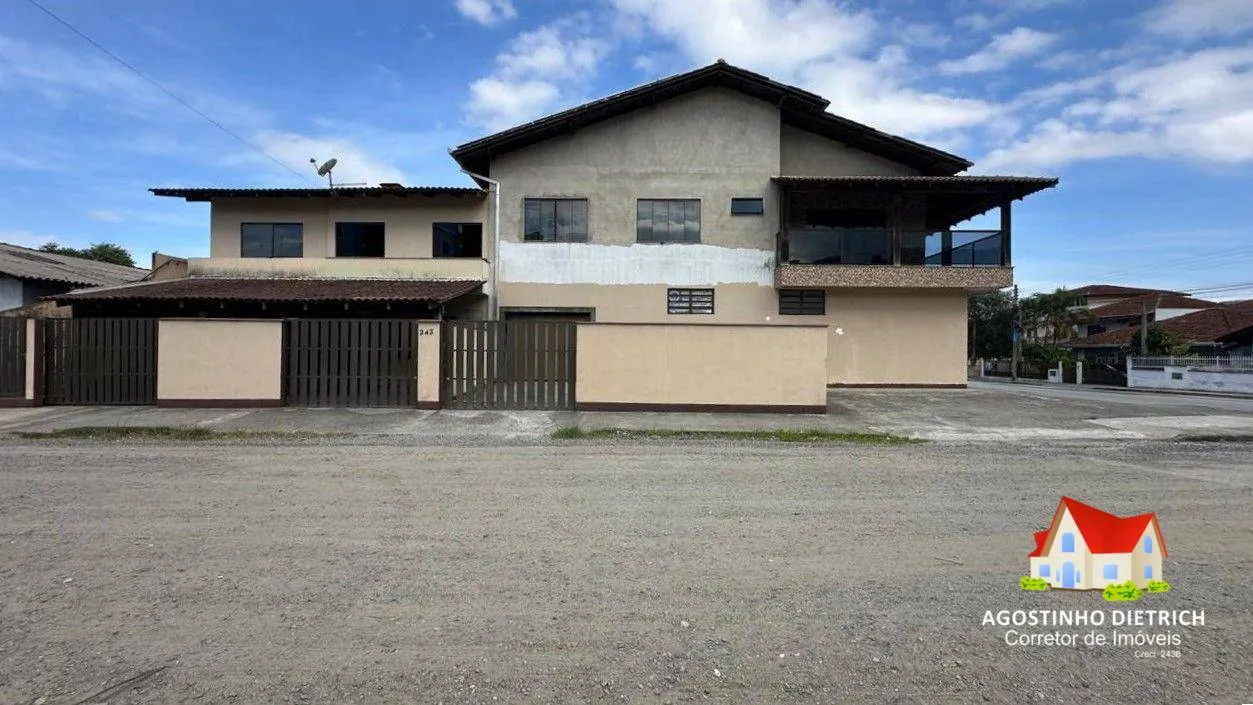 Sobrado Residencial / Comercial C/Aprox.590,00 m2 C/03 Aptos + Sala Comercial e C/Terreno de Esquina de 502,00 m2 No Bairro Aventureiro! — foto 2