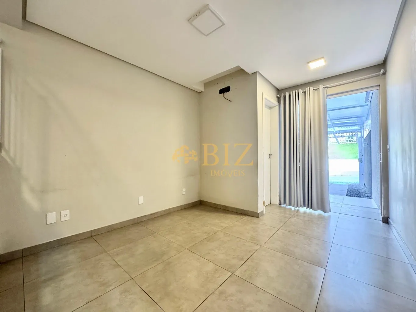 Sobrado com 2 suítes e amplo espaço nos fundos no Bairro Tribess! — foto 6