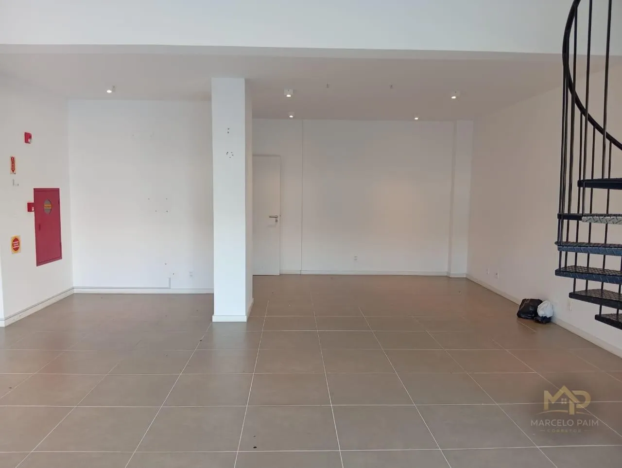 Loja Comercial para Venda em Florianópolis, Canto, 1 banheiro — foto 2