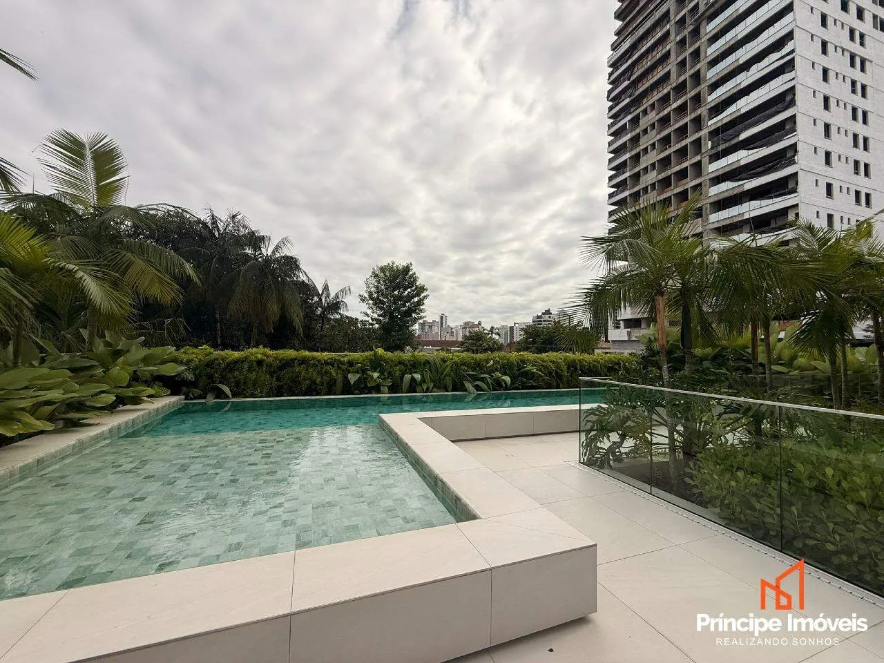 Apartamento com 4 quartos no Anita Garibaldi em Joinville - foto 1