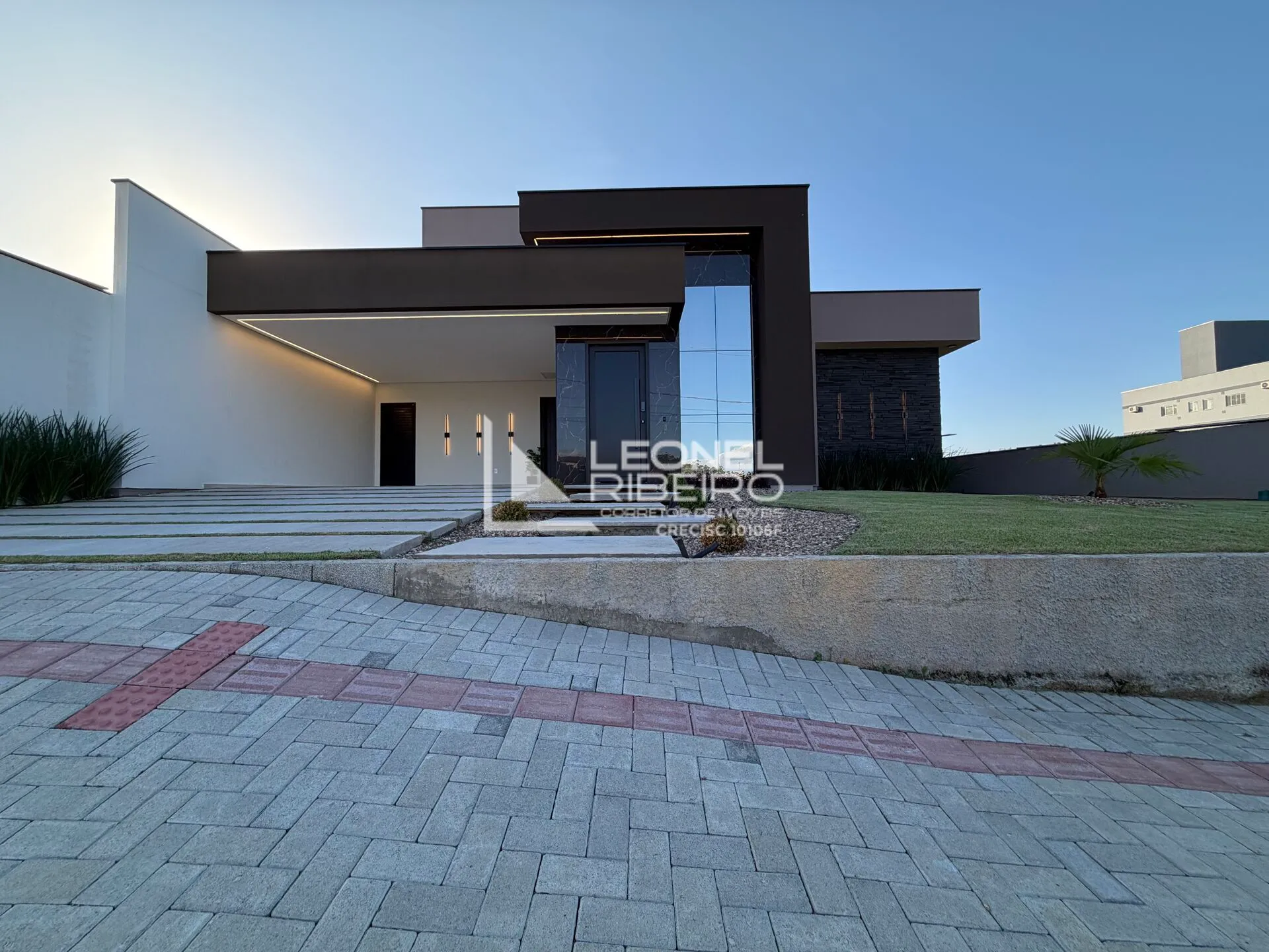 Casa com 3 dormitórios à venda, 152 m no bairro Divinéia - Rio Dos Cedros/SC - foto 1