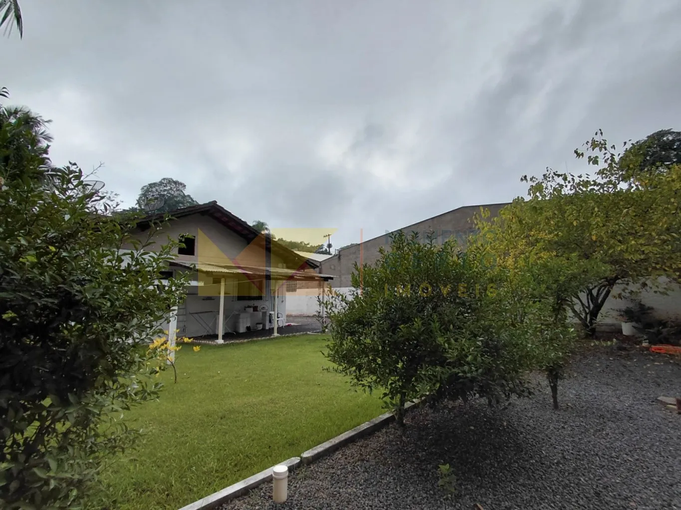 Ótimo terreno com casa de alvenaria em excelente localização no Bairro Salto Weissbach — foto 7