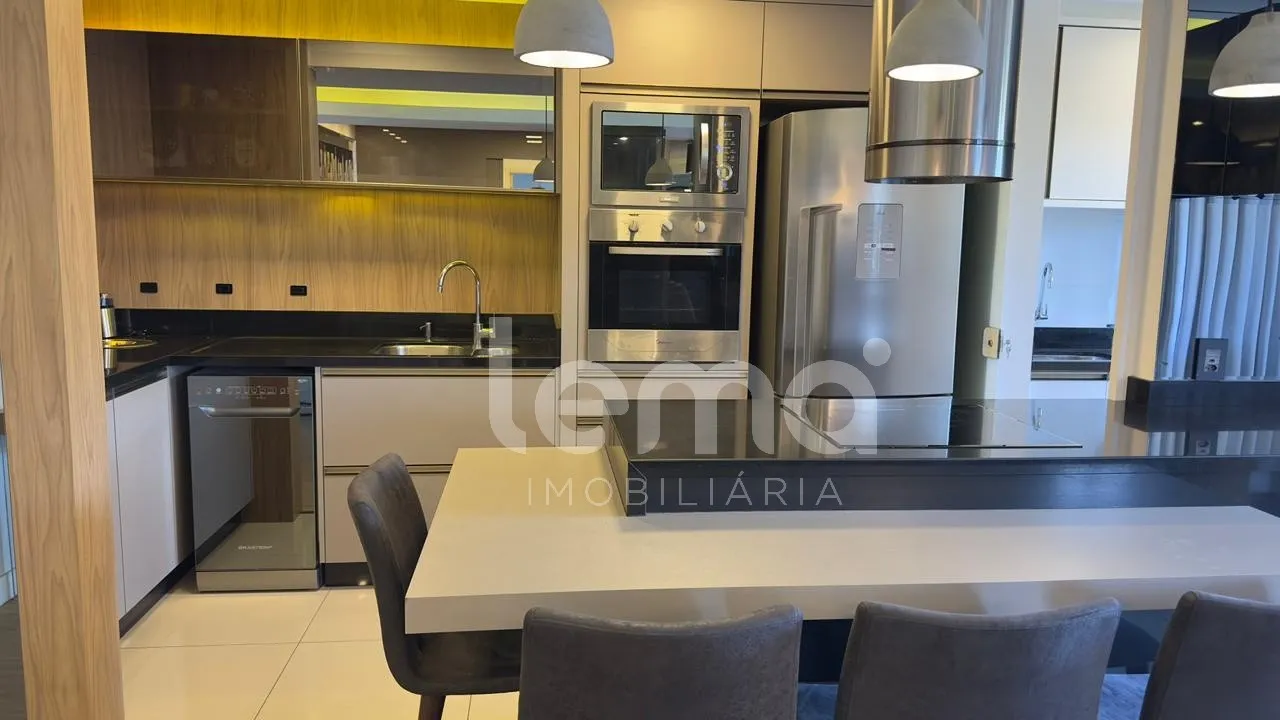 Apartamento com 2 dormitórios, sendo 1 suíte no Bairro Fortaleza. — foto 3