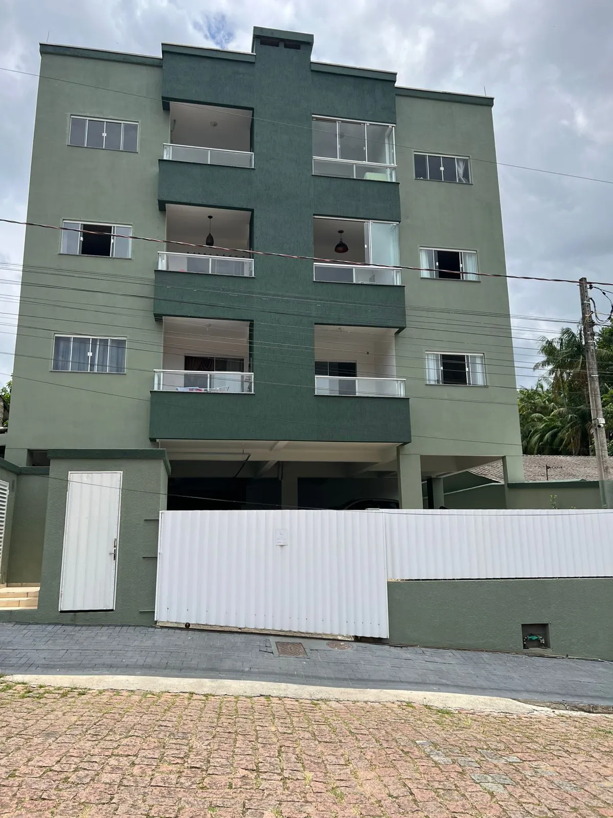 ALUGO APARTAMENTO SEMI MOBILIADO - foto 1