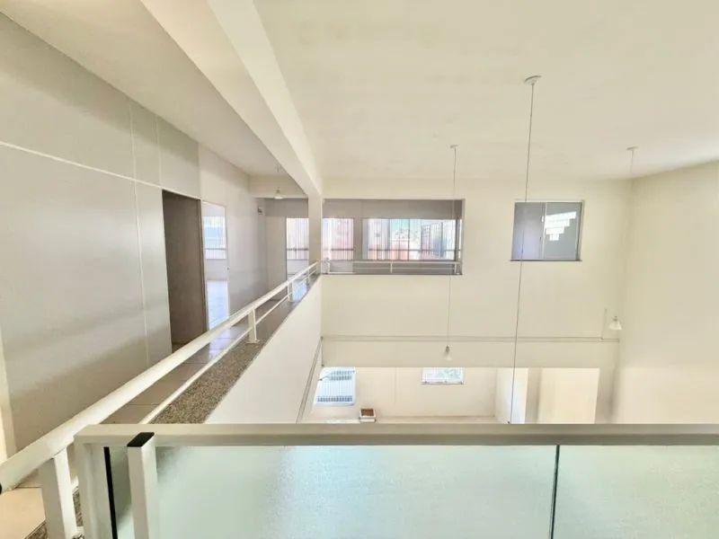 Prédio Comercial com 747, 96 m de Área Construída | 3 Pavimentos, Docas, Elevador de Carga e descarga e 10 Vagas Próx. ao Centro, para venda — foto 7