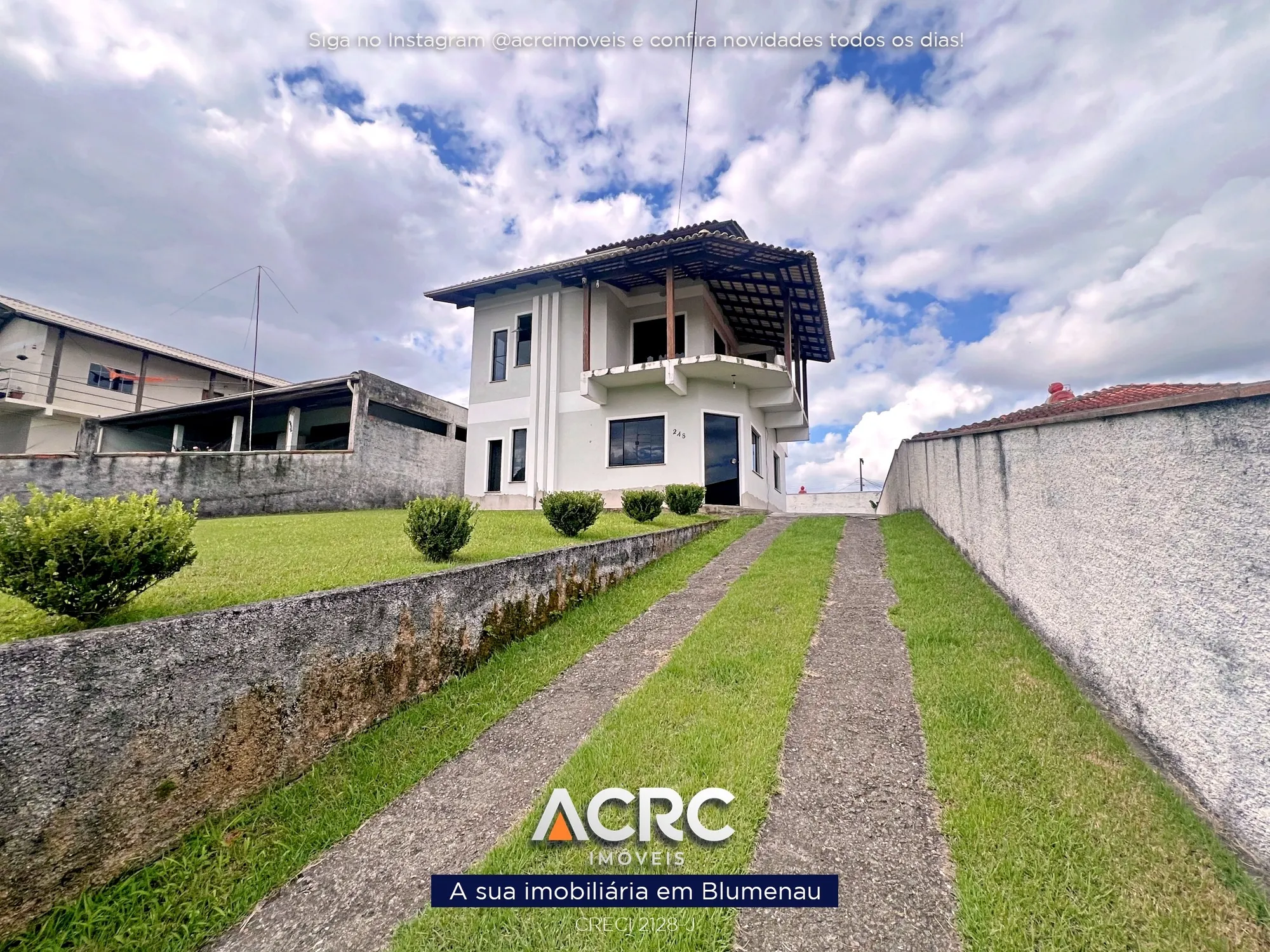 ACRC Imóveis - CA03762 - Casa para Locação no Bairro Itoupavazinha em Blumenau. - foto 1