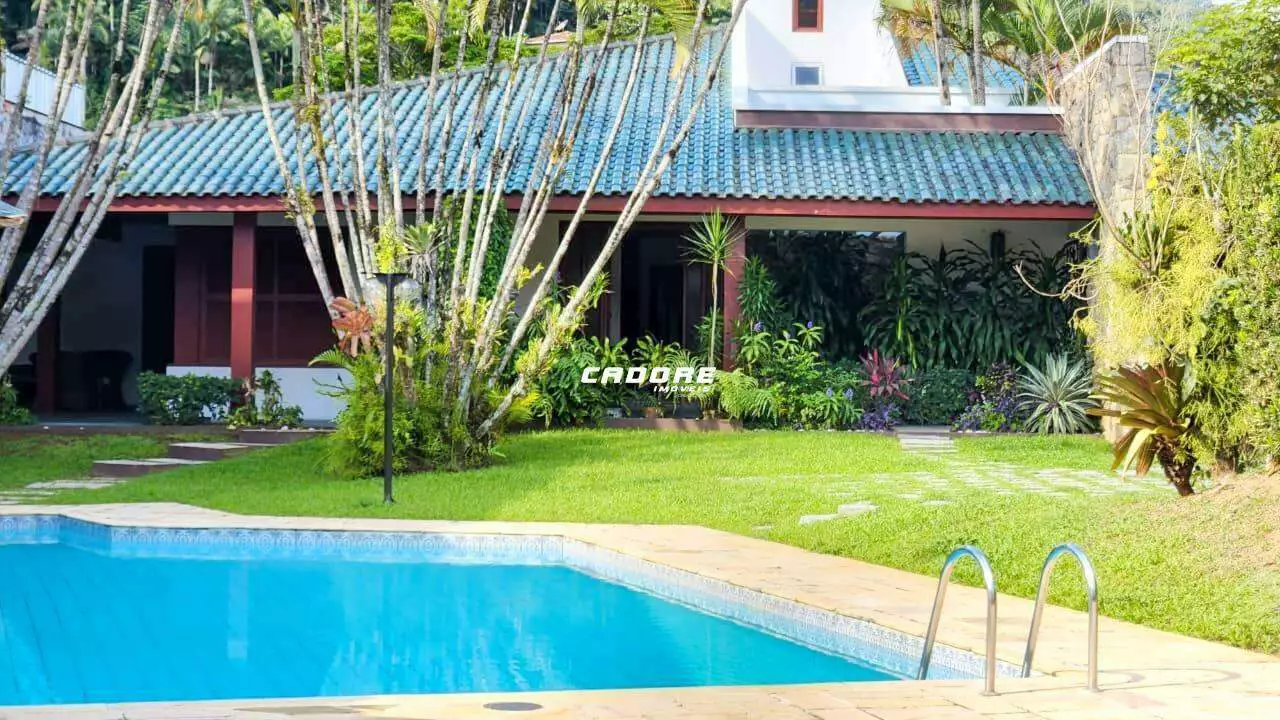 Casa · à venda · 5 quartos · 584m² · Garcia, Blumenau