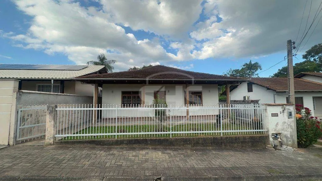 Casa com 3 dormitórios para alugar, 140 m por R$ 3.680,00/mês - Fortaleza - Blumenau/SC - foto 1