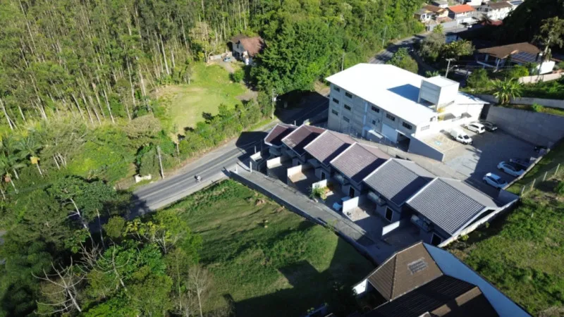 Sobrado no bairro Tribess, casa 01 ponta, com 03 dormitórios, sendo 1 suíte — foto 3