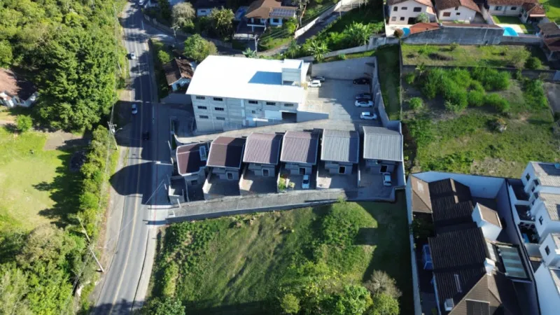 Sobrado no bairro Tribess, casa 01 ponta, com 03 dormitórios, sendo 1 suíte — foto 4