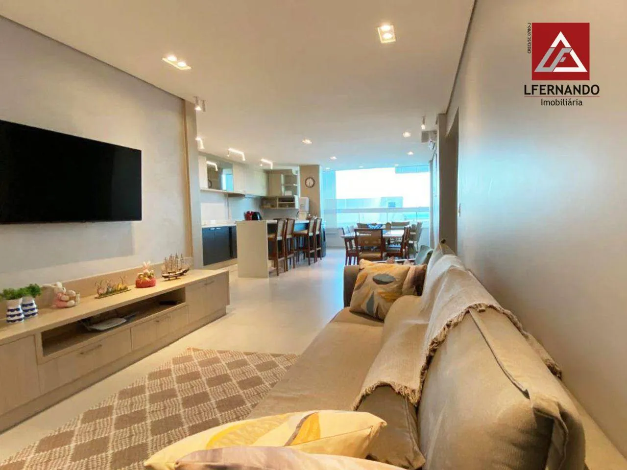 Apartamento mobiliado com 3 dormitórios, sendo 1 suíte à venda, 118 m por R$ 1.790.000 - Armação - Penha/SC — foto 2