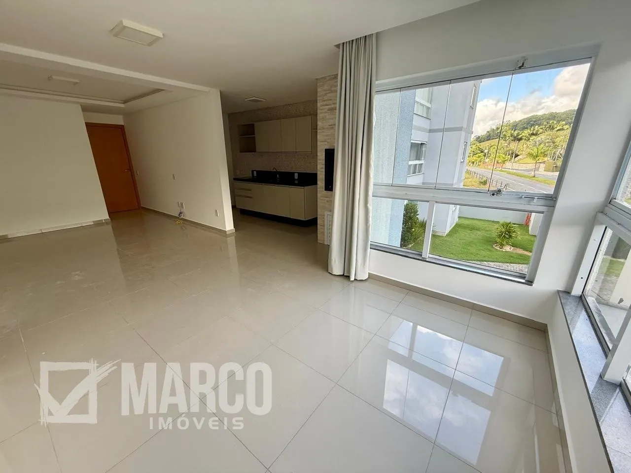 Apartamento com Suíte e 2 Vagas no Centro de Pomerode/SC — foto 4