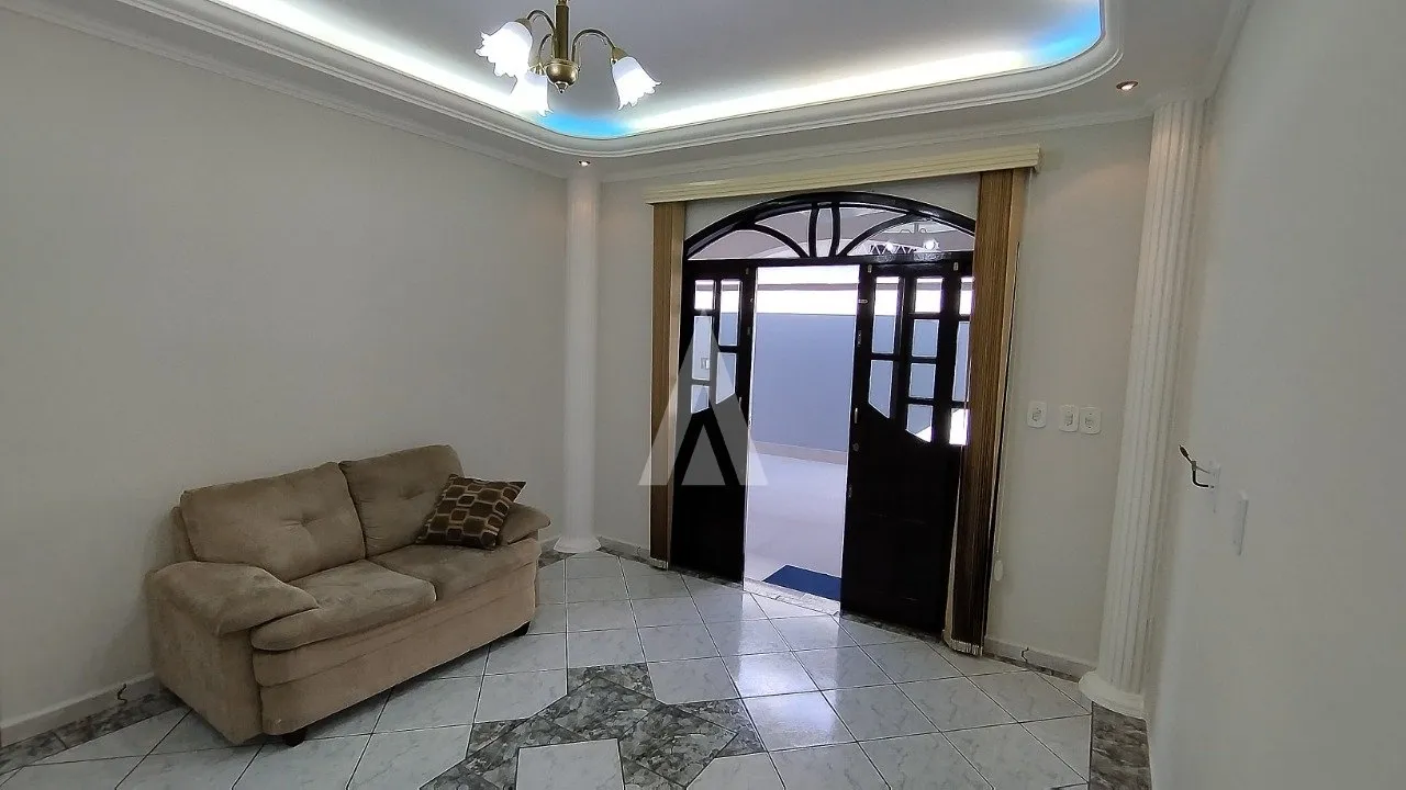 Casa com 2 suítes e 2 quartos à venda no bairro Vila Nova em Joinville-SC por R$985.000,00. — foto 3