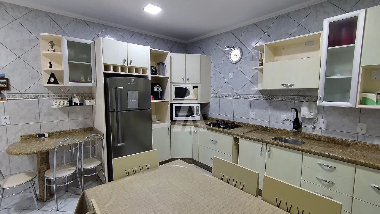 Casa com 2 suítes e 2 quartos à venda no bairro Vila Nova em Joinville-SC por R$985.000,00. — foto 5